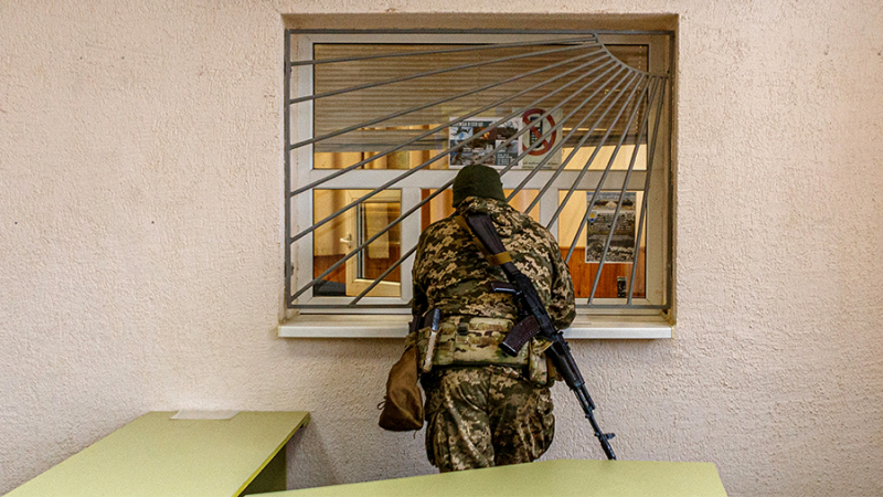 В Харьковской области военкома заподозрили в помощи уклонистам