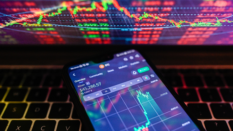 Стоимость биткоина впервые с 2021 года превысила отметку $50 тыс.