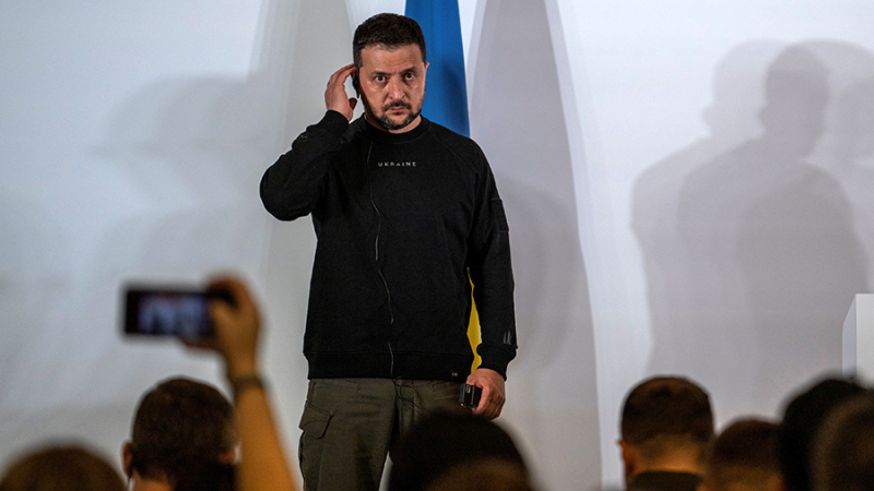Чешский экс-дипломат рассказал о риске Зеленского потерять кресло президента